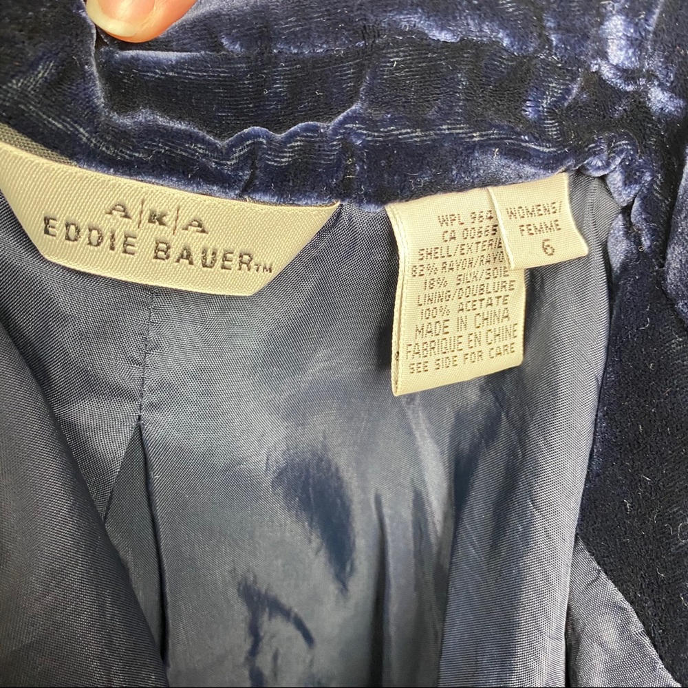 Beautiful dark blue velvet jacket by Eddie Bauer 6 - Picture 7 of 8